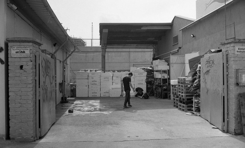 Jean-Pierre Damen urban and street photography - roll13_012.jpg